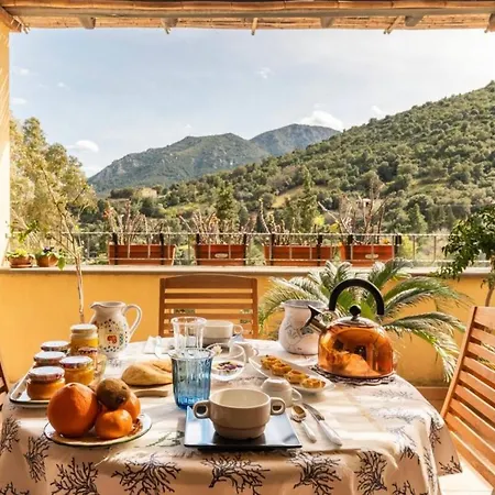 Su Biancu - Sardinian Experience B&B 우르줄레이