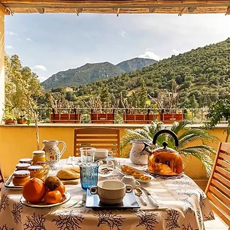 Su Biancu - Sardinian Experience B&B 우르줄레이